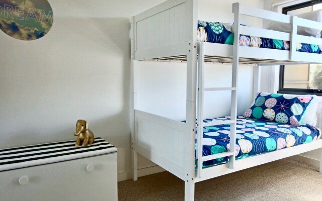 Torquay Townhouse - Close to Beach