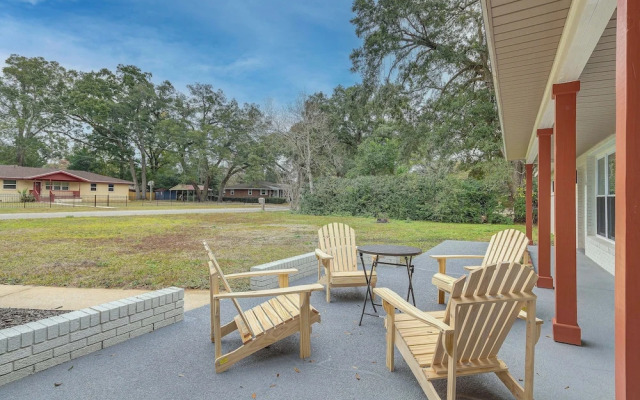 Updated Pensacola Home ~ 7 Mi to Beach!