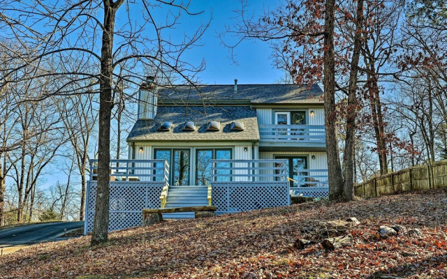 Near Ouachita River: Home w/ Deck in Hot Springs