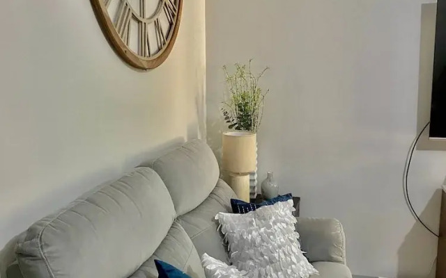 1 Bedroom With Free Parking