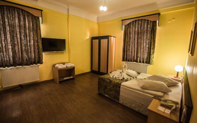 Tassaray Hotel