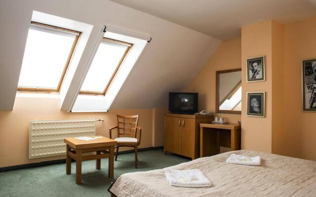 Film Hotel