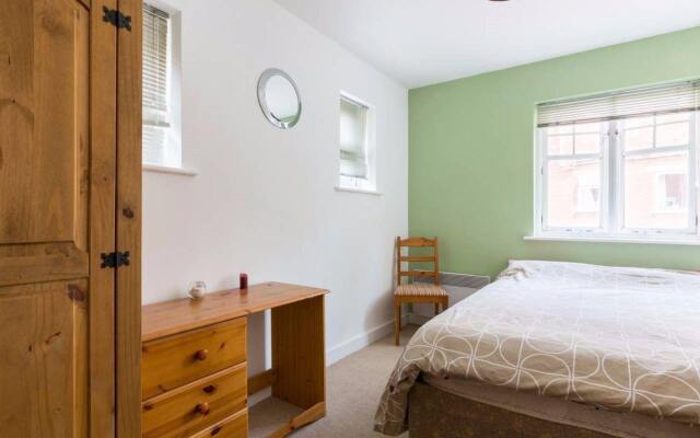 Carisbrook Court