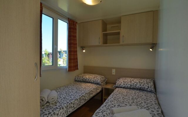 Flores Mobile Home