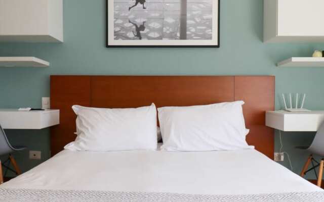 w Lovely 2BR With Balcony in Miraflores