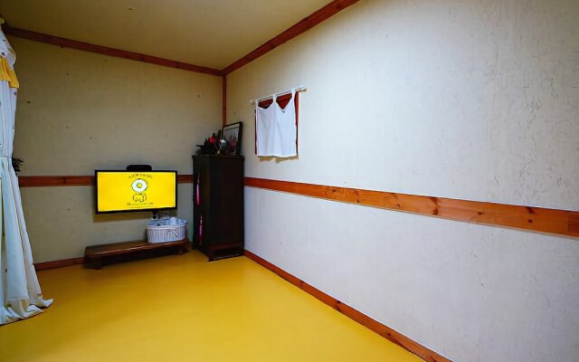 Jeonju Beautiful Garden Hanok Guesthouse