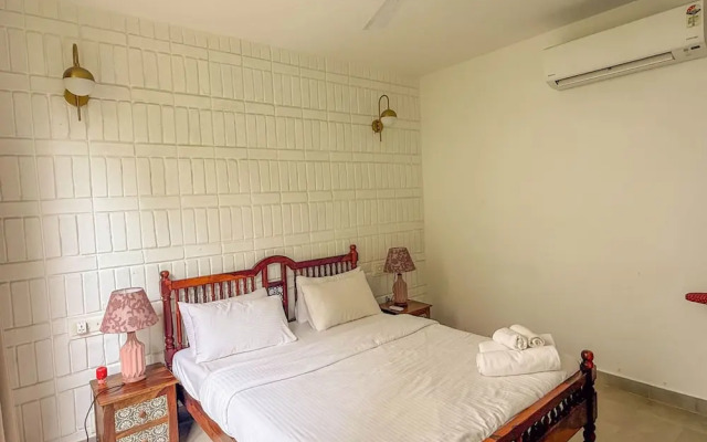 Modern 2BR w Pool Near Candolim and Coco Beach