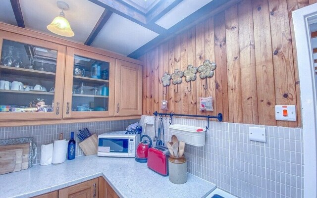 12 Waters Edge Chalet, Amroth