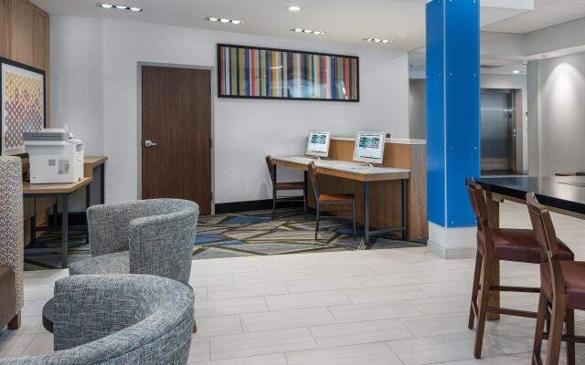 Holiday Inn Express & Suites Bryan - College Station by IHG