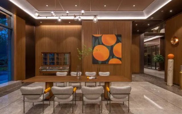 Orange Hotel (Zhengzhou East Railway Station Jinshui Road Branch)