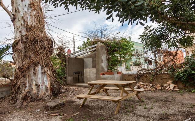 Beautiful Holiday Home in Deltebre Near Beach
