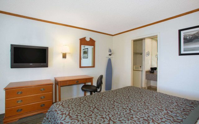 Days Inn by Wyndham Wichita West Near Airport