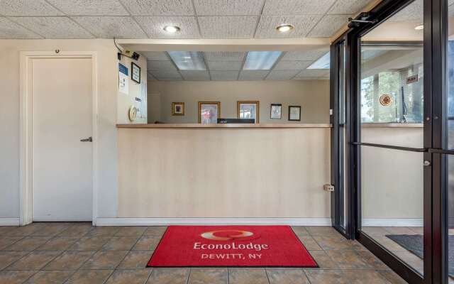 Econo Lodge Dewitt I-90