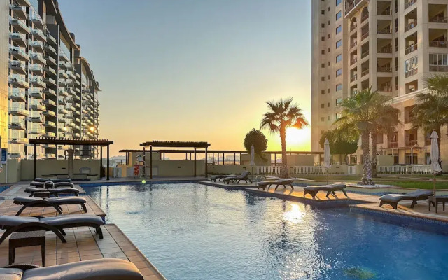 2BR + Maid's w Sea Views in Palm near Nakheel Mall