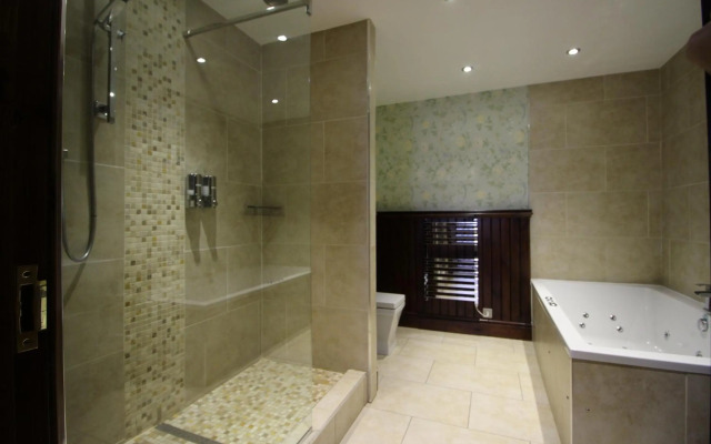 Best Western Plus Pastures Hotel