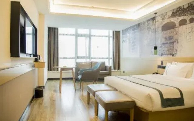 Wanning  Guonan Hotel (Wanning Wan'an Ave High-speed Railway Station)