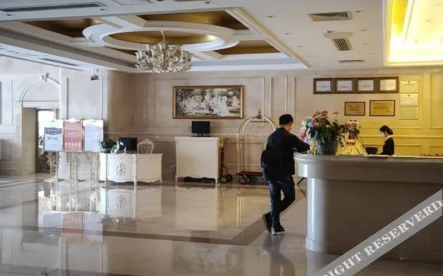 Vienna Hotel (Xinyi Jiaoyucheng River View)