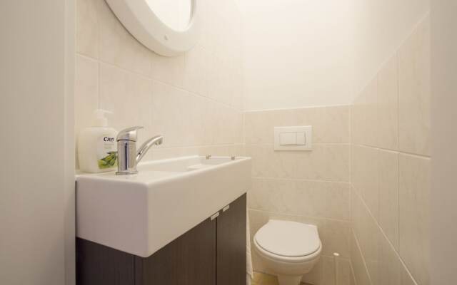 Primeflats Huge Apartment At Gasometer 17