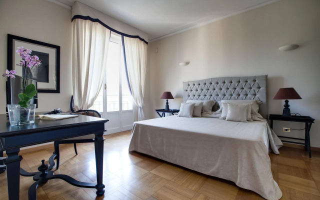 Kometa Suites & Apartments
