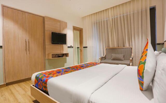 Fabhotel Heaven In