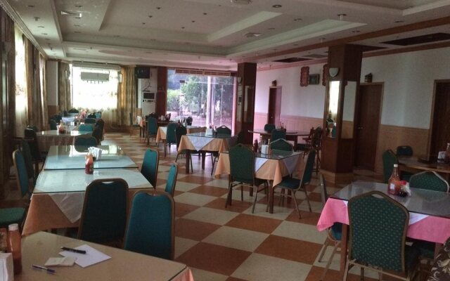 Yim Saan Hotel & Restaurant