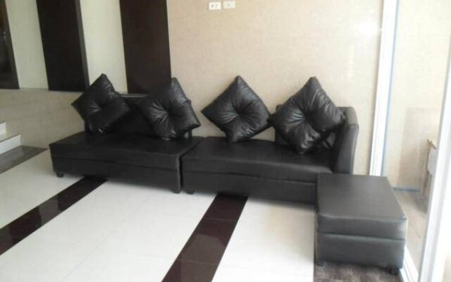 Ava Palm Suites