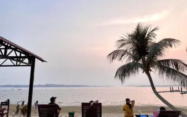Modern Seaview Country Garden Danga Bay near CIQ | 3B3B