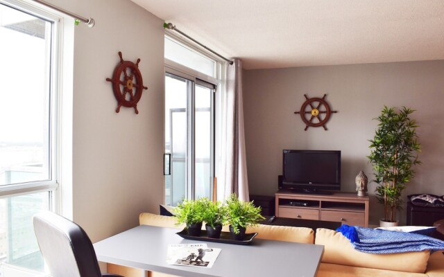 Modern High Rise 1 Bedroom in Downtown Toronto