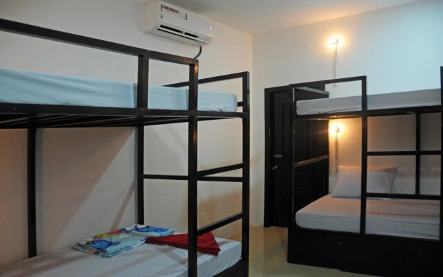 Happy Hippies Hostel
