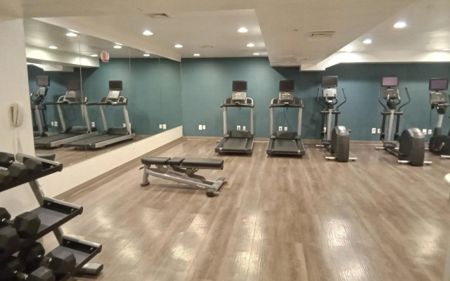 Holiday Inn Express Maspeth by IHG