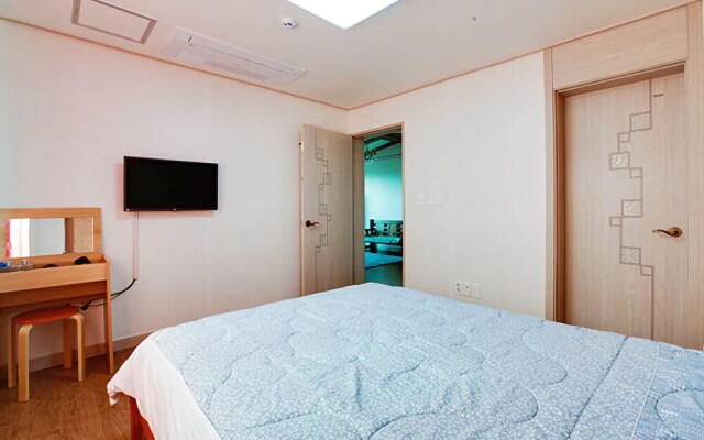 Jeju Airport Road Pension