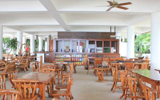 Laiya White Cove Beach Resort