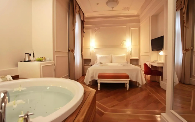 Corinne Art & Boutique Hotel