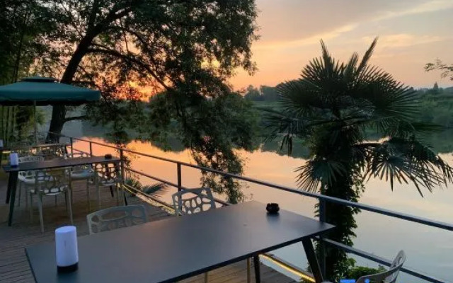 Yichuan Yisu River View Senxi Hostel