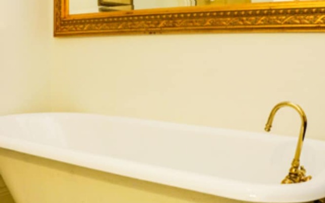 Hubbard Mansion B&B