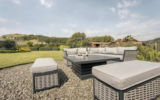 Leavens Farmstead Rural Retreat With Hot Tub