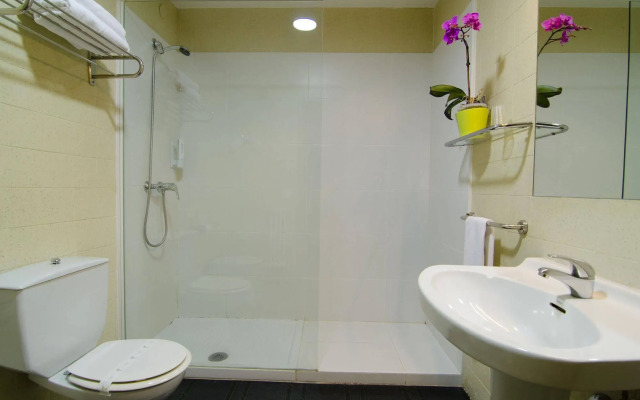 Hotel Centro Vitoria AutoChekIn