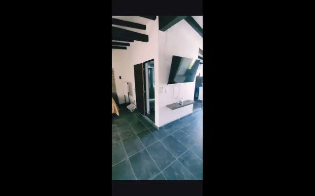 Cambero's Place - Centrally-located Loft-penthouse