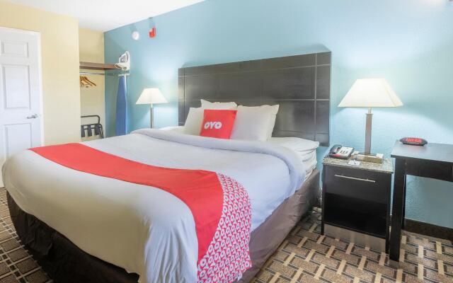 OYO Hotel Knoxville TN Cedar Bluff I-40