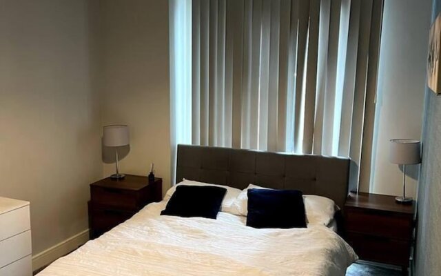 2-bed Luxury Apartment in Birmingham City Center