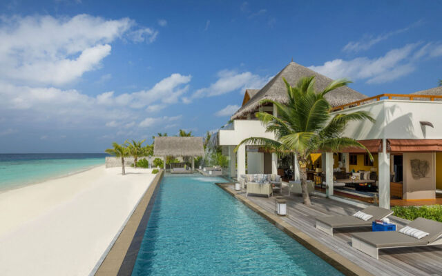 Four Seasons Resort  Maldives at Landaa Giraavaru