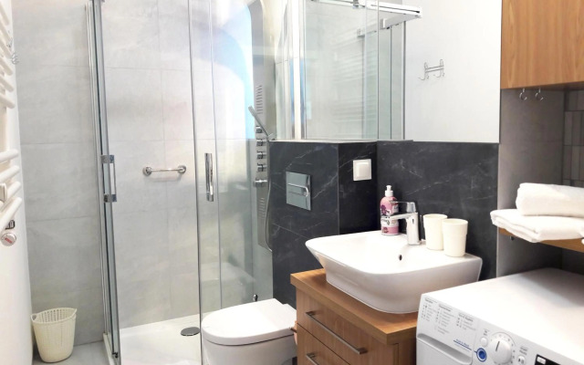 Modern & quiet in Royal Wilanów with Netflix