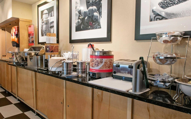 Hampton Inn Louisville-Airport