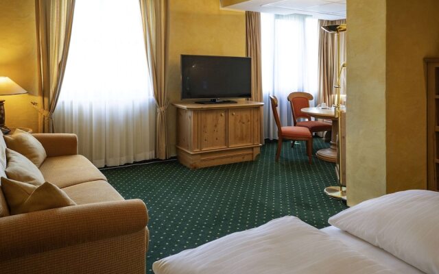 Grand Excelsior Hotel Munchen Airport [Ex. Sheraton Munich Airport Hotel]