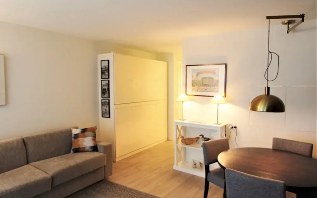 Studio in Het Zoute With Side Sea View