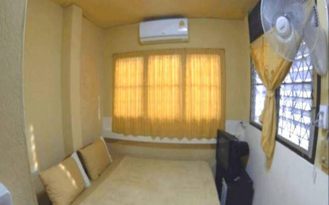 Nuan Cofe & Guesthouse