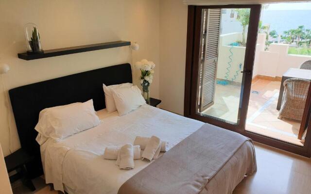 Beach Front Penthouse with Own Pool. BP8B