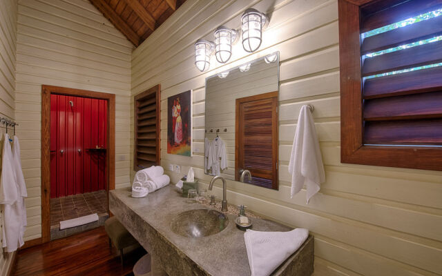 Pagua Bay House Oceanfront Cabanas
