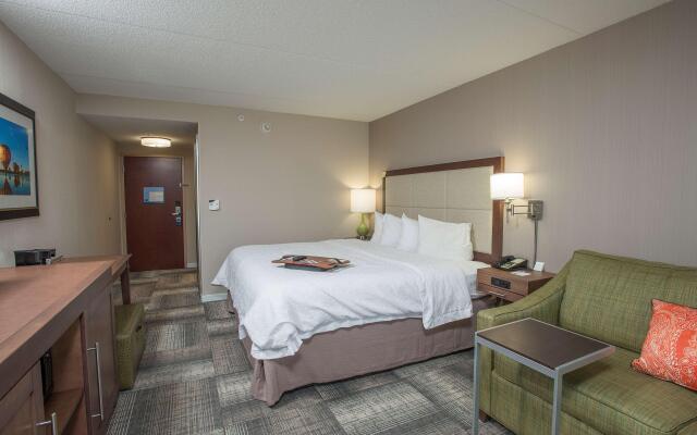 Hampton Inn & Suites Cincinnati-Union Center