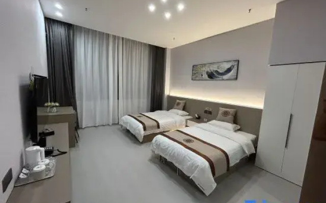 Luntai Ruihua Hotel